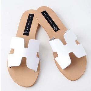 Steve Madden Greece white leather sandals